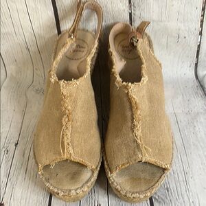 Toni Pons Women's Tan Wedge Espadrille Sandals size 40